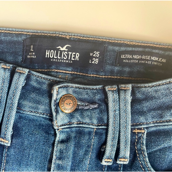 Hollister Ultra High-Rise Mom Jeans Vintage Stretch - Picture 3 of 10